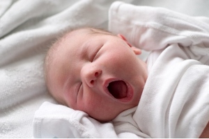 Короткая уздечка языка (анкилоглоссия) у новорожденных